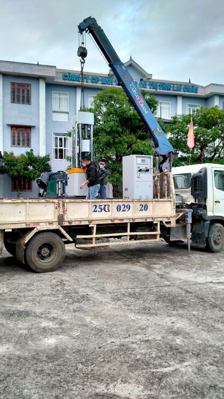 Vận chuyển lắp đặt máy kéo thép 1000KN tại miền núi cao Lai Châu
